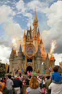 Cinderella's Castle is a masterpiece of design and construction. Standing 189 feet tall, the Castle is made of fiberglass veneer crafted around a 600-ton steel framework.