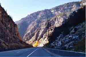 Kiewit Construction Company used balanced cantilever construction to protect Glenwood Canyon while building I-70.